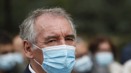 «C'est la seule digue» : Bayrou plaide pour la vaccination obligatoire contre le Covid-19