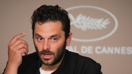 Cannes : Pio Marmaï confie qu'il aimerait bien «péter la gueule» de Macron, indignation chez LREM