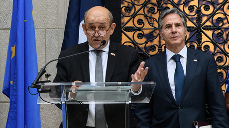 Jean-Yves Le Drian et Anthony Blinken à l'ambassade de France à Washington le 14 juillet 2021 pour l'inauguration d'une réplique de la statue de la Liberté (image d'illustration).