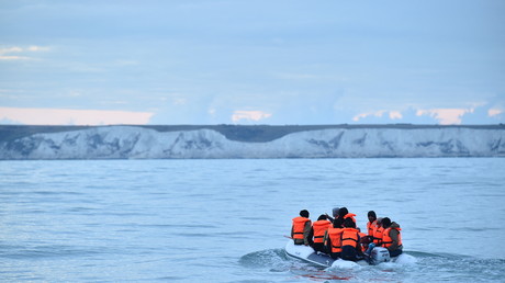 Grande-Bretagne : nouveau record de traversées de la Manche en une journée par des migrants