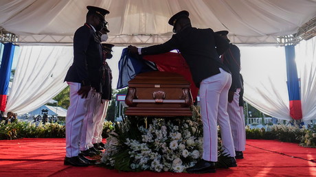 Haïti rend hommage à son président assassiné dans un contexte de tensions