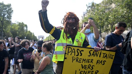 Mouvement anti-pass sanitaire : redite des Gilets jaunes ou nouvelle manière de manifester ?