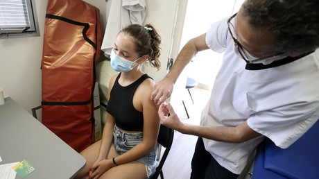 Vaccins contre le Covid : un «signal potentiel» de troubles menstruels pour les adolescentes