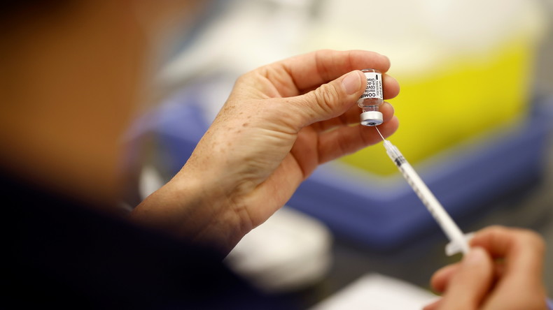 Fischer admet qu'il faudra «certainement» une troisième dose de vaccin pour «les plus fragiles»