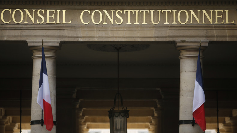 Des avocats dénoncent le pass sanitaire auprès du Conseil constitutionnel au nom de 50 000 citoyens