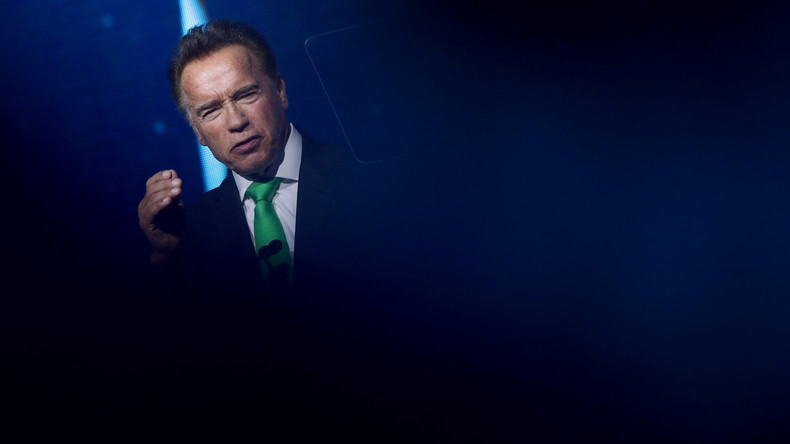 «Allez vous faire foutre avec votre liberté» : Schwarzenegger qualifie les anti-masques d'«abrutis»