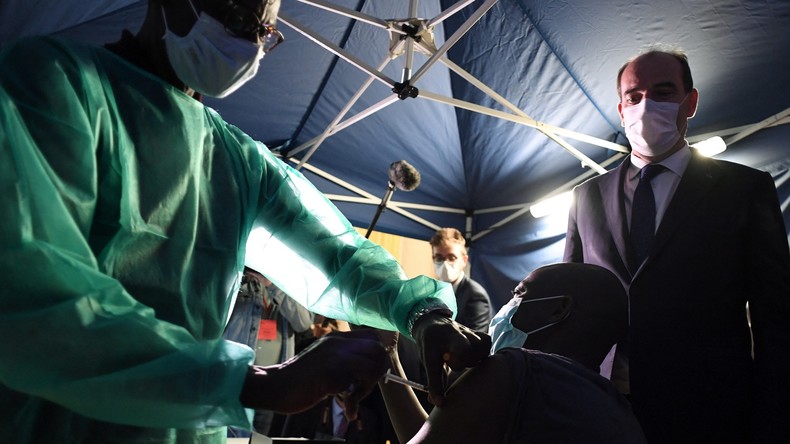 Le gouvernement table sur deux milliards d'euros de budget pour les vaccins anti-Covid en 2022