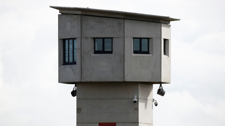 Jusqu'à deux mois de remise de peine pour des détenus vaccinés, une mesure désormais remise en cause