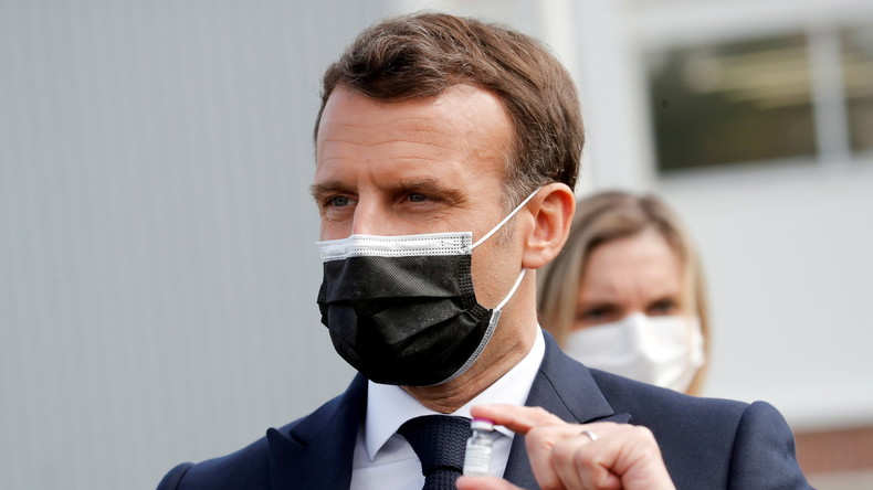 Flou autour de la date de vaccination d'Emmanuel Macron : l'Elysée fait valoir une erreur de saisie