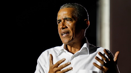 Sans masque ni distanciation sociale, la fête d’anniversaire de Barack Obama fait polémique