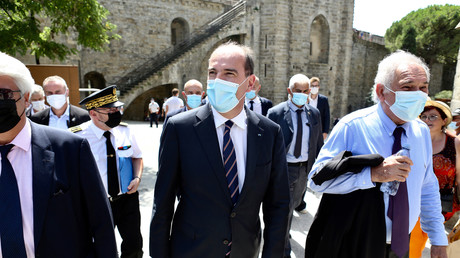 «Vous tuez la France» : Jean Castex pris à partie lors d'une visite à Carcassonne