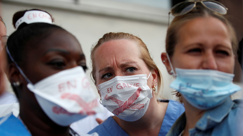 Personnel soignant : pour Karine Lacombe, si «on ne veut pas se faire vacciner, on change de métier»