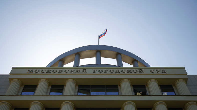 La Russie condamne Facebook et Twitter à des amendes pour non-suppression de contenus illégaux