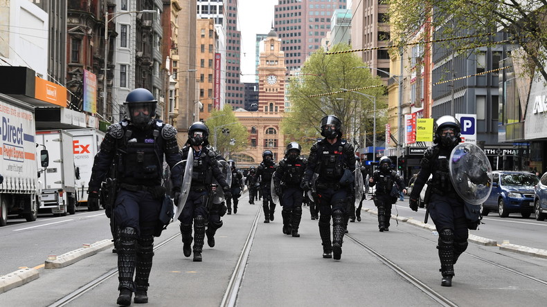 Melbourne : plus de 200 arrestations lors de nouveaux rassemblements contre le confinement (VIDEOS)