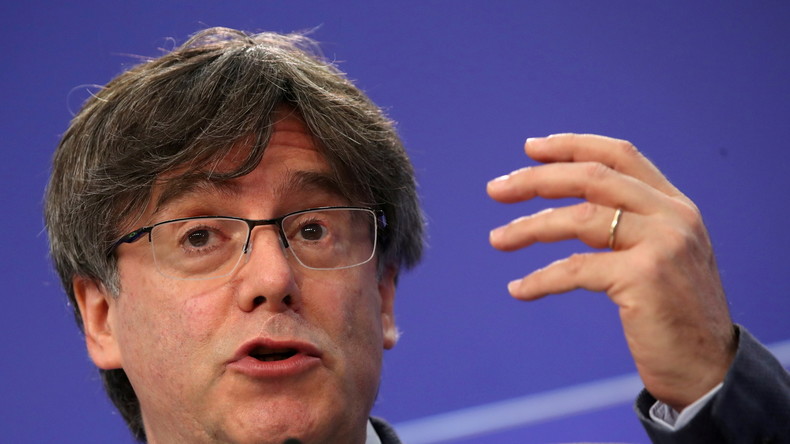 Italie : libéré de prison, Carles Puigdemont a été autorisé à quitter le pays, selon son avocat