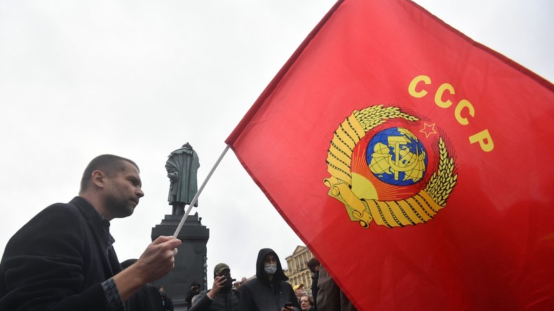 Moscou : manifestation non autorisée des communistes, qui dénoncent des «fraudes» aux législatives