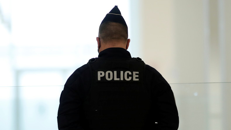 Soupçonné de détournement massif d'aides anti-Covid, un influenceur français incarcéré