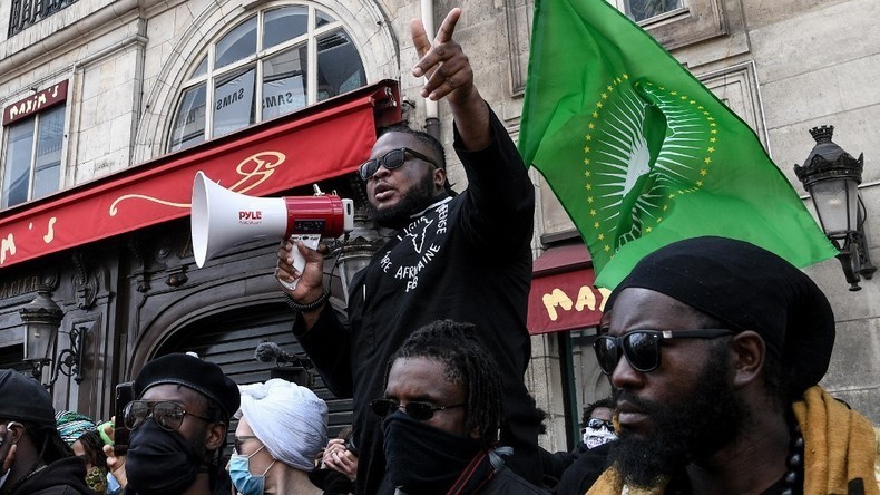 La Ligue de défense noire africaine dissoute sur «instructions du président de la République»