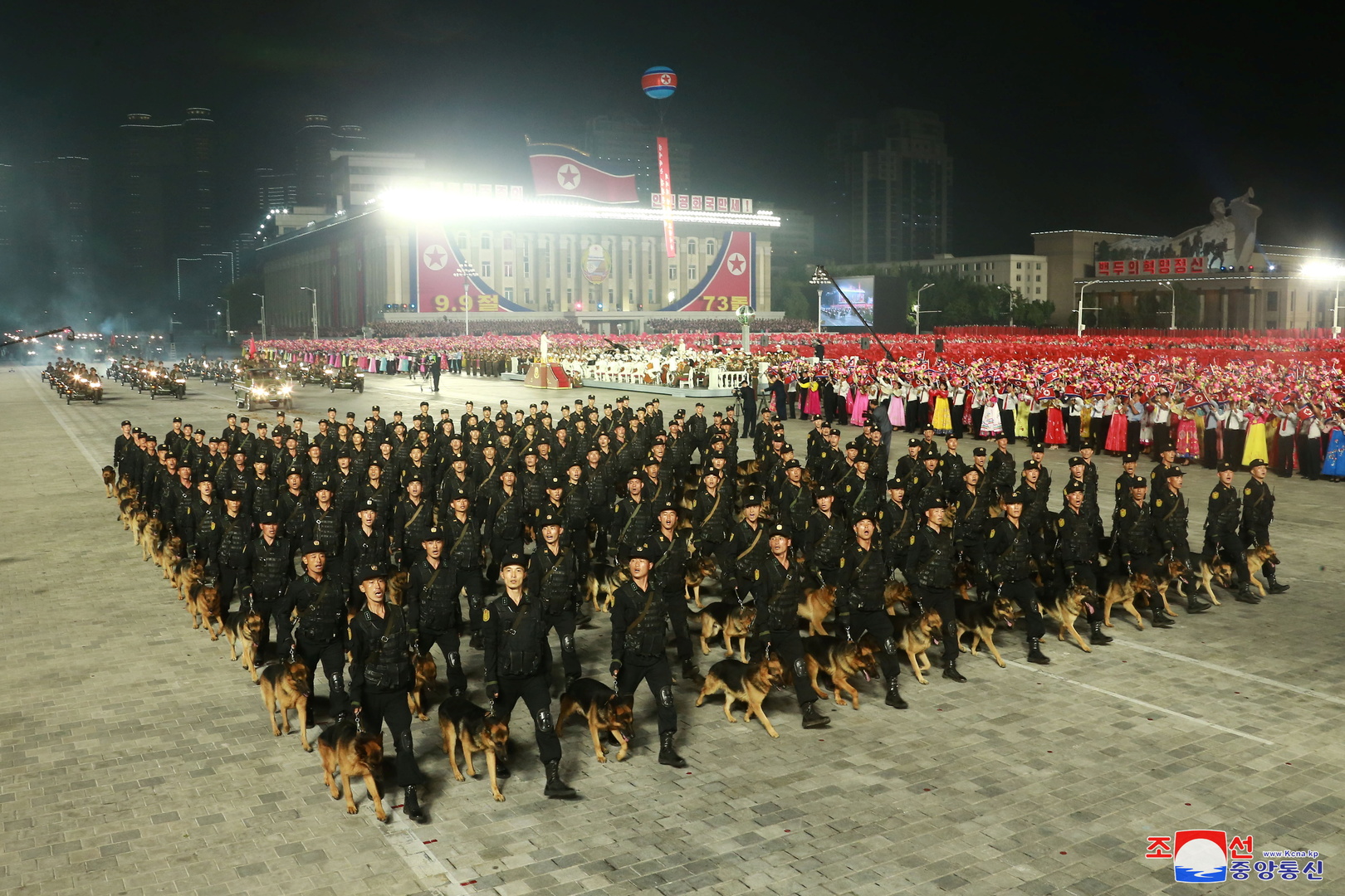 La Corée du Nord organise une parade pour fêter la fondation de la République démocratique populaire