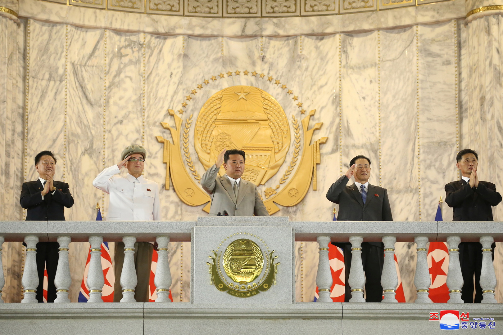 La Corée du Nord organise une parade pour fêter la fondation de la République démocratique populaire
