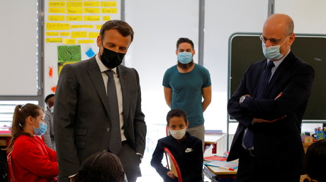 Macron et Blanquer hués à leur arrivée dans une école à Marseille pour la rentrée des classes