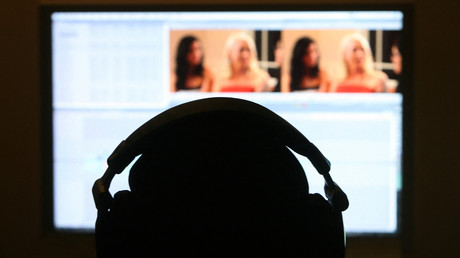 Deux associations saisissent la justice pour bloquer l'accès de sites pornographiques aux mineurs
