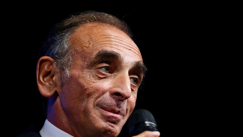 Eric Zemmour passe devant le candidat de la droite pour la première fois dans un sondage