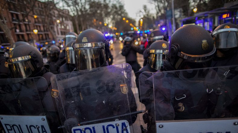 Espagne : 55 personnes interpellées après une soirée de violences à Madrid (VIDEOS)