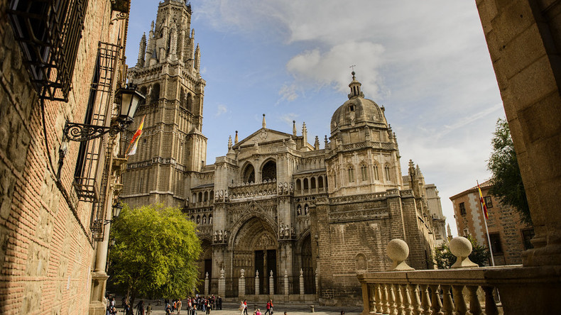Un clip de rap sulfureux tourné dans la cathédrale espagnole de Tolède fait scandale (VIDEO)