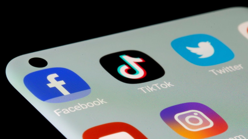 Enquête ouverte après les menaces visant des lycéens filmés en train d'imiter une prière musulmane