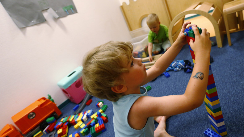 «Limite du crime contre l’humanité» : Poutine s'oppose à ce qu'un enfant puisse choisir son sexe