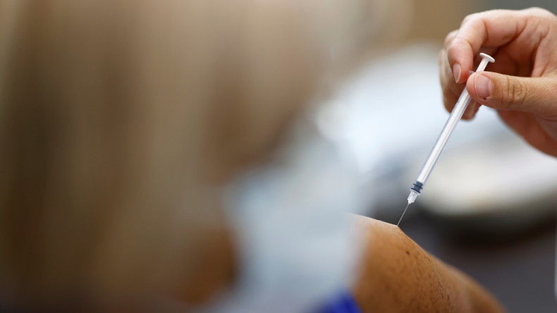 L'Académie de médecine s'oppose à un pass sanitaire lié à une troisième dose