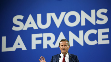 Nicolas Dupont-Aignan lance sa campagne en s'attaquant à Macron, la «marionnette du système»