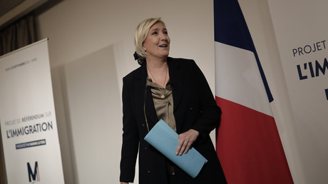 Crise entre la Pologne et l'UE : Marine Le Pen apporte son soutien au gouvernement de Varsovie