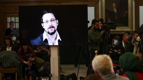 «Nous assistons à un meurtre» : Snowden intervient au «tribunal de Belmarsh» en soutien à Assange