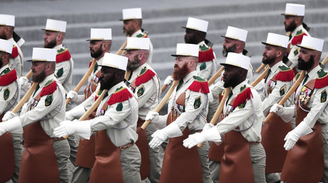 Nîmes : Six légionnaires soupçonnés de diriger un réseau de prostitution mis en examen