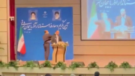 Le gouverneur d'une province iranienne giflé en pleine investiture (VIDEO)