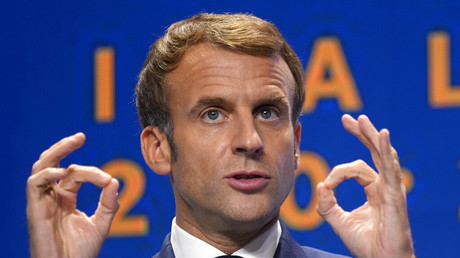 Emmanuel Macron s'exprime en conférence de presse lors du sommet du G20 à Rome, le 31 octobre 2021.