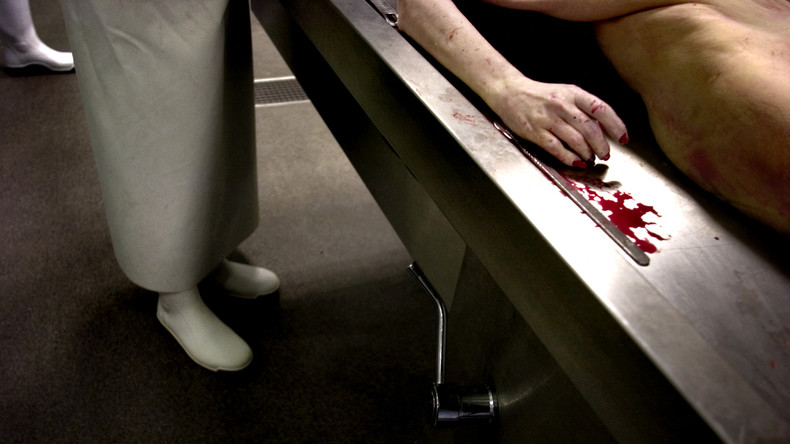 Etats-Unis : la dissection en public du corps d'un homme de 98 ans mort du Covid crée la polémique