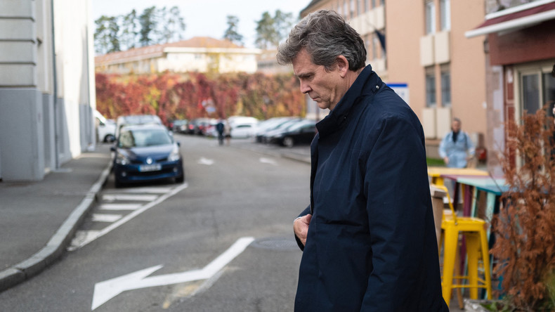 Arnaud Montebourg lâché par son mouvement de jeunes malgré son rétropédalage sur l'immigration