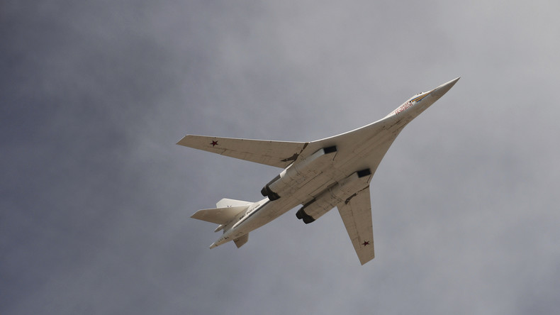 Des bombardiers russes patrouillent dans le ciel de Biélorussie dans le cadre d'exercices (VIDEO)
