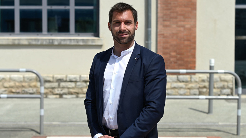 «Vous les laissez mourir de froid ? » : Julien Odoul crée une polémique sur l'accueil des migrants
