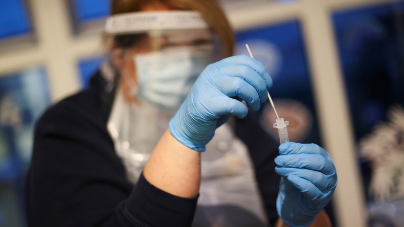 Royaume-Uni : un fournisseur de tests Covid qui revend l'ADN de ses clients mis sous enquête