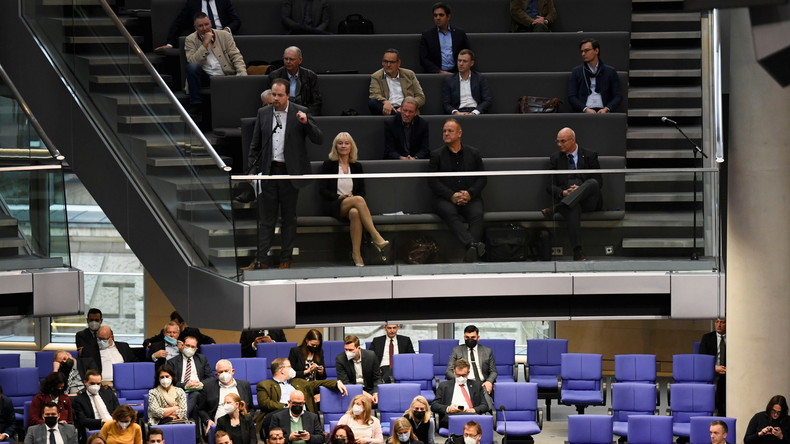 Allemagne : un député de l'AfD dénonce une politique vaccinale qui «divise le pays»