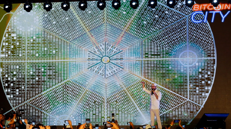 Le Salvador prêt à bâtir une «Bitcoin city» alimentée par un volcan