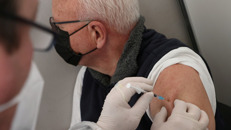 Covid-19 : l'OMS appelle les pays à un «débat sain» sur la vaccination obligatoire