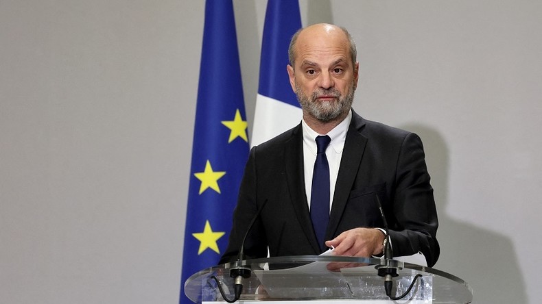 Deux autotests par semaine pour les élèves de 6e, annonce le ministre de l'Education