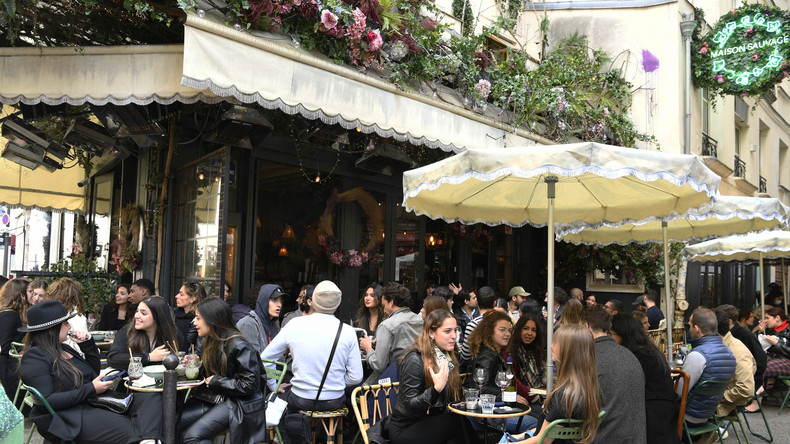 Paris : la préfecture rétablit le port du masque en plein air dans les endroits fréquentés