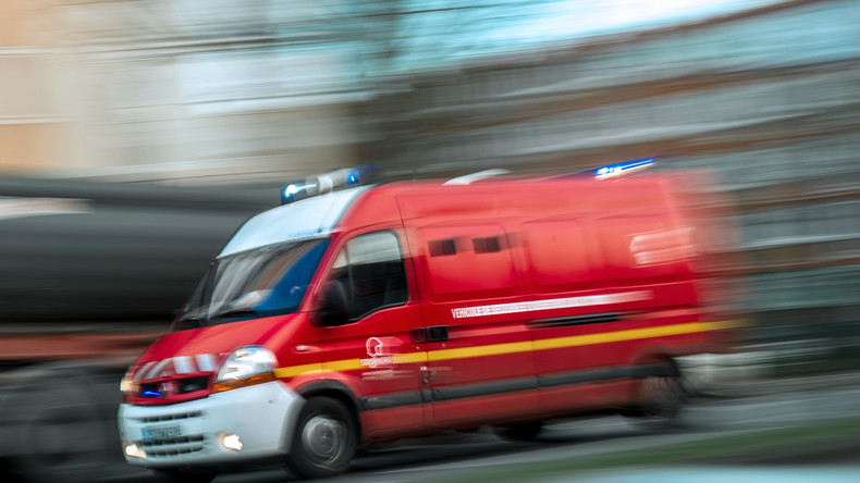 Paris : un policier hors service grièvement blessé à l'arme blanche dans un centre commercial