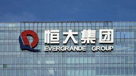 L'endettement colossal du groupe immobilier chinois Evergrande, dont cette photo prise en septembre montre le siège social à Shenzen, dans le sud de la Chine, pourrait menacer l'équilibre financier mondial.